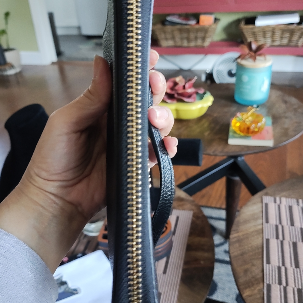 Michael Kors Black Wristlet Wallet - Picture 5 of 8